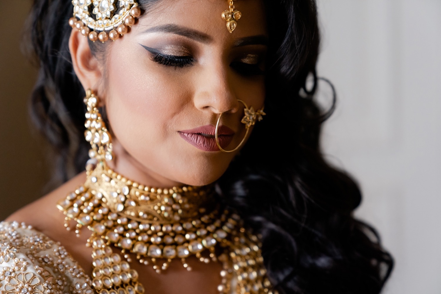 A close portrait of a bride who is getting married at the Tappan Hill Mansion. 