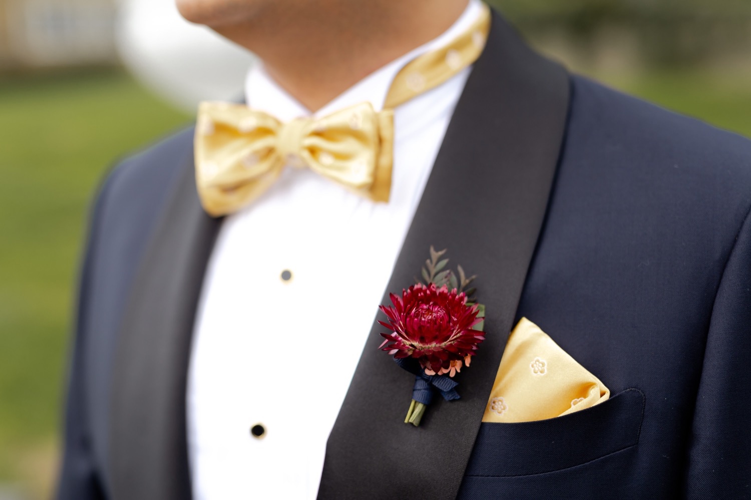 A groom's boutonniere.