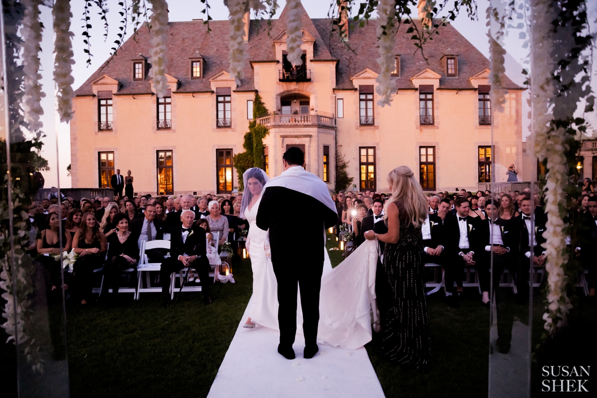 circling around in the ceremony is a beautiful jewish wedding tradition