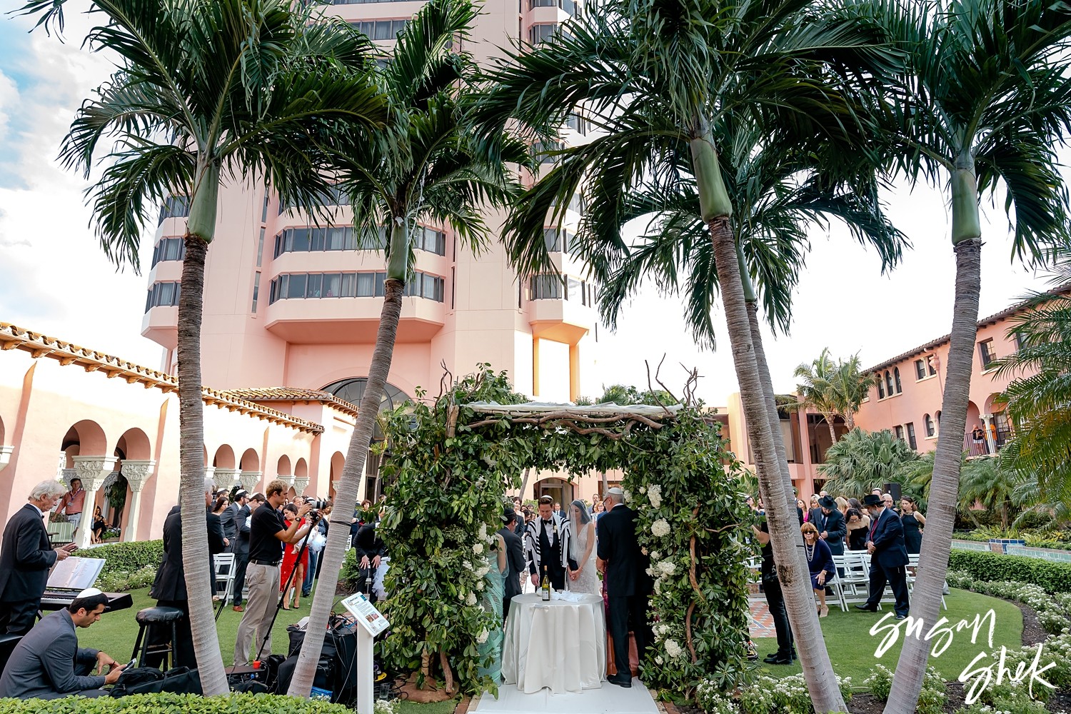 boca wedding, boca raton wedding, boca raton resort and spa wedding, boca raton resort, destination wedding, destination wedding photographer, nyc wedding photographer, susan shek photography, lee grebenau, lee grebenau wedding dress, beautini, beautini by blo, 